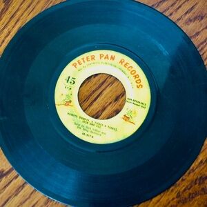 Old Mother Hubbard Humpty Dumpty Original 1960s Vintage Vinyl 45 RPM Record